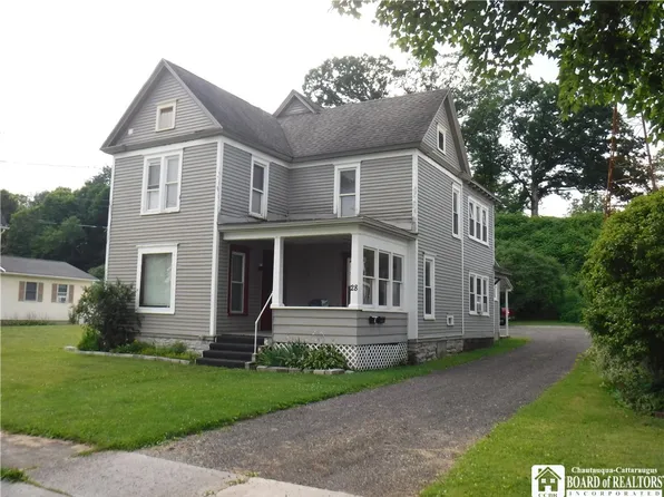 28 W Mosher St, Falconer, NY 14733