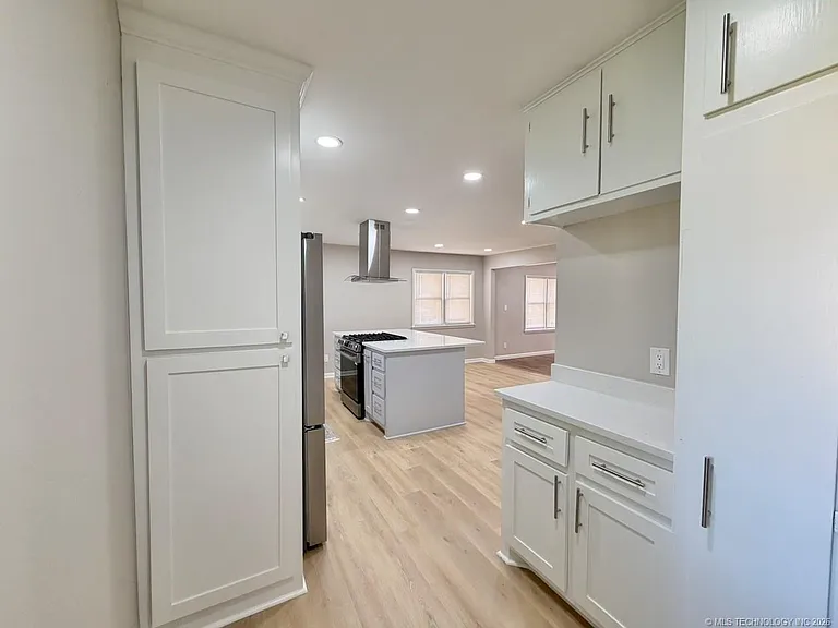 424 N Market Ave — Photo 11