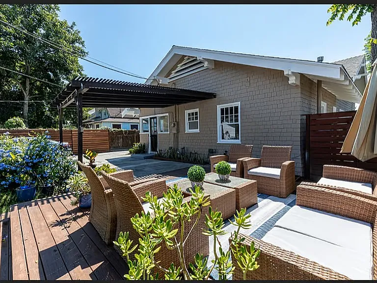 125 E Alvarado St — Photo 15