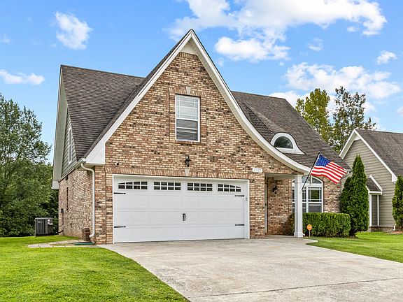 2nd image of 2207 Fairfax Dr