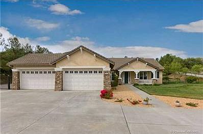 2nd image of 2210 Eucalyptus Ave
