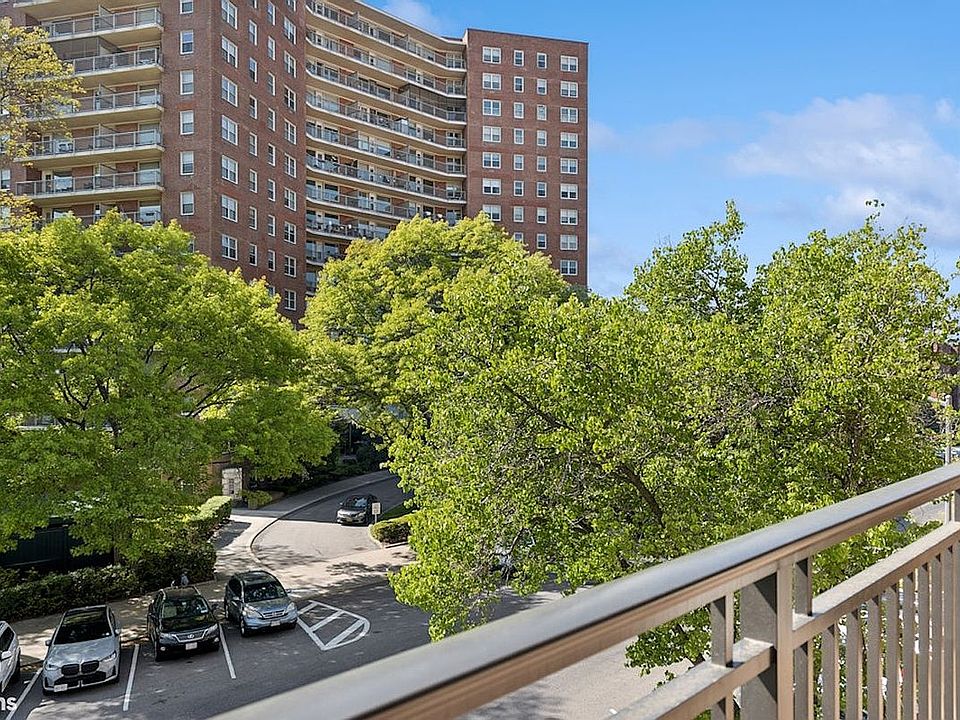 1st image of 3720 Independence Ave APT 3D