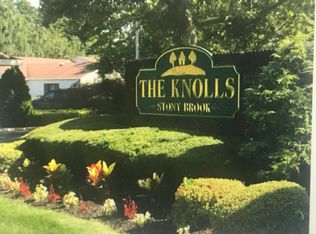 8 Knolls Dr, Stony Brook, NY 11790