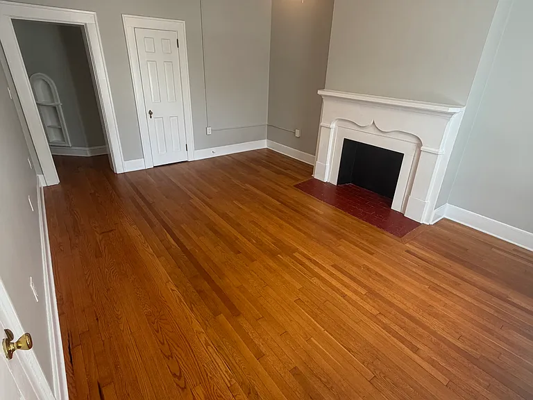 142 N Washington St #3 — Photo 2