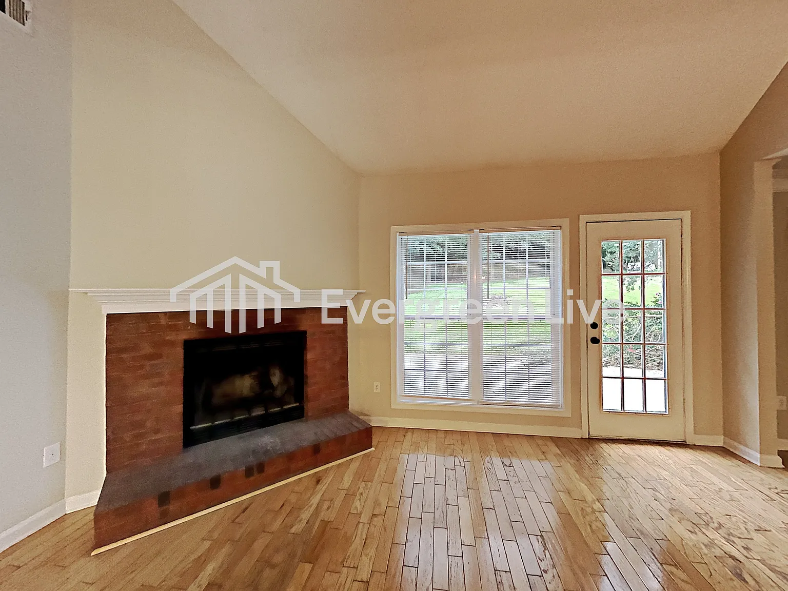 3 bed, 2.0 bath, 1912 sqft, $1,895 — Photo 4