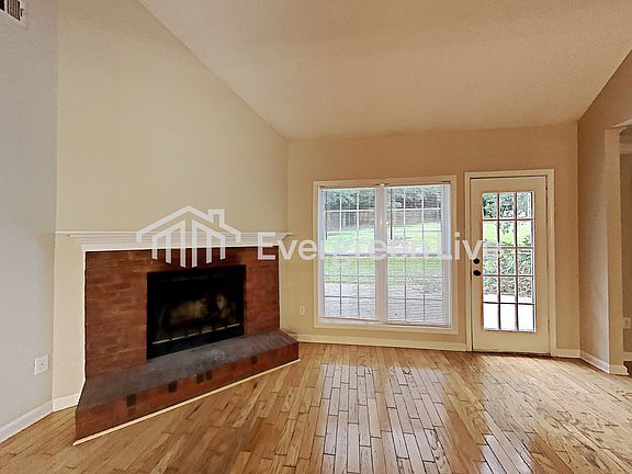 4th image of 1585 Watson Ridge Trl