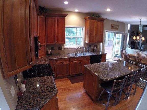 4th image of 60771 Chelsen Ct