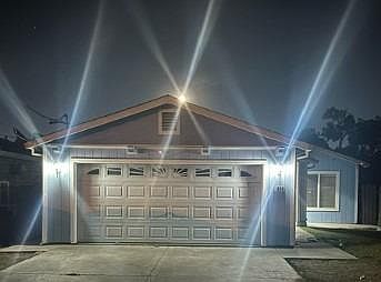1st image of 1836 N Sutro Ave