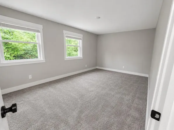 21163 Capital Ave NE, Battle Creek, MI 49017