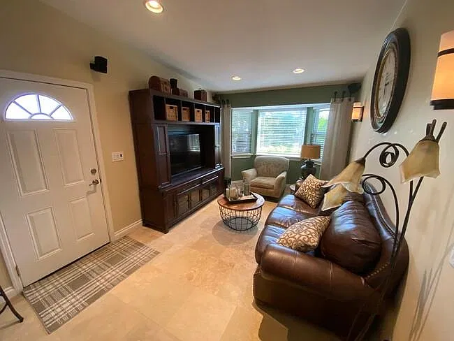 2 bed, 1000 sqft, $3,200 — Photo 2