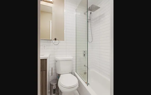 Rented by Sterling Holdings | media 18