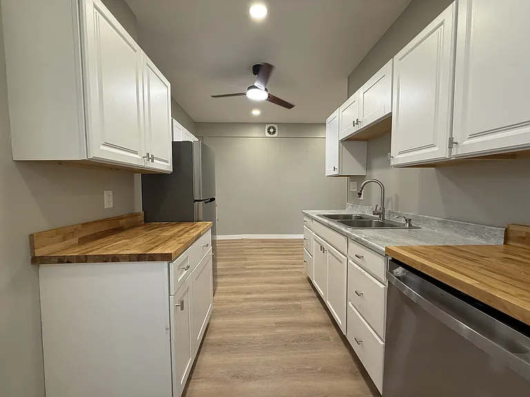 403 Wall Ave #AVENUE1 — Photo 7