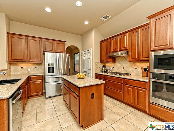 4th image of 2808 Plantation Dr