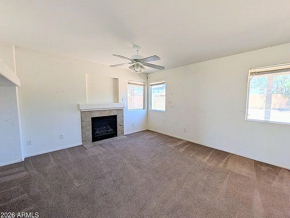 4th image of 712 W BALDWIN Loop