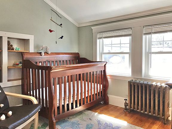 3rd image of 582 Fulton St