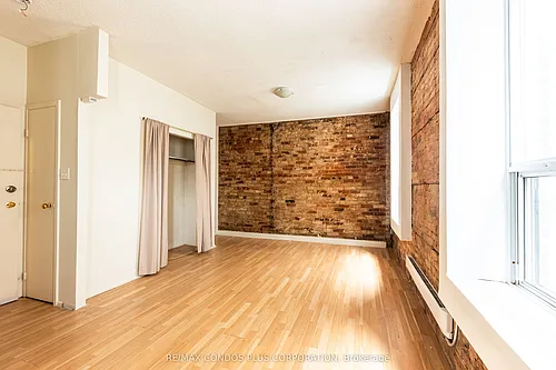 225 Gladstone Ave #204 Photo 1