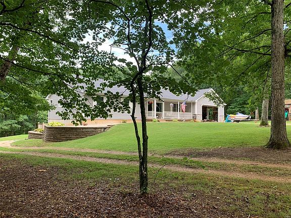 2nd image of 402 E North Pointe Estates Dr