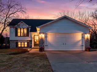 1795 Windjammer Dr, Woodbury, MN 55125