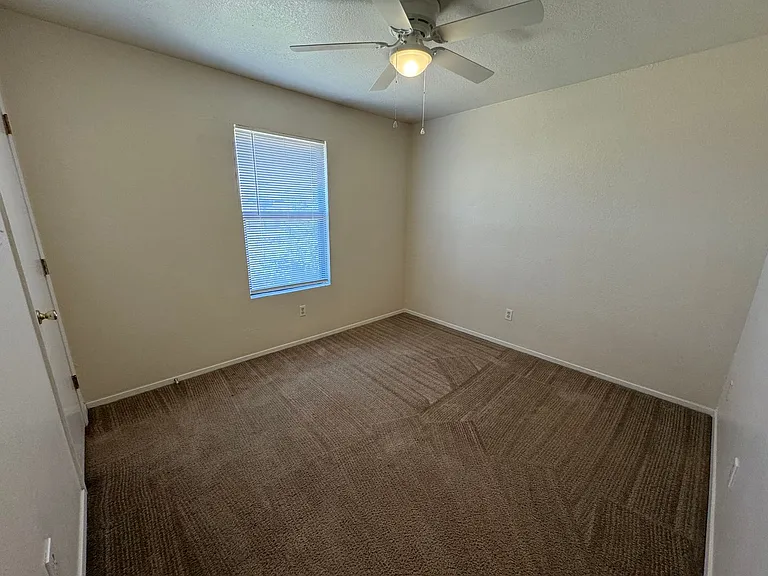 1100 Leslie Circle — Photo 13