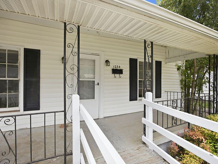 Listing photo 4