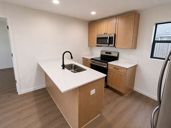 4th image of 22013 Springbrook Ave #2