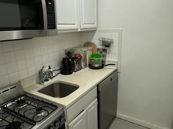 328 East 77th Street image 4 of 8