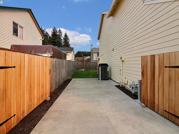 3rd image of 9909 NE 130th Ave
