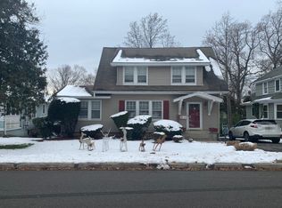 39 N Maple Ave, Park Ridge, NJ 07656