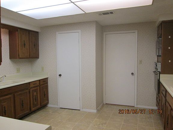 5th image of 7219 Fuller Cir