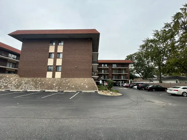 9540 Mayfield Ave APT S113, Oak Lawn, IL 60453