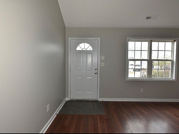 4th image of 102 Creeker Town Way