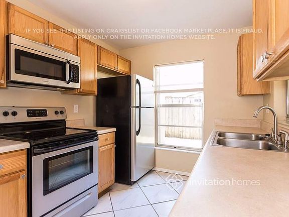 3rd image of 13333 Laraway Dr