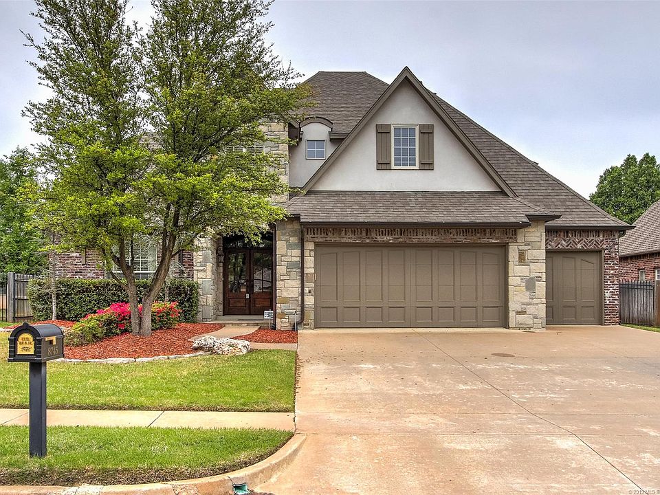 1st image of 8745 E 105th Pl