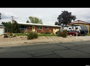 672 E Lavina Dr, South Ogden, UT 84403