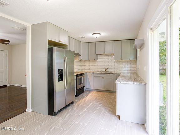 4th image of 211 Highland Ave