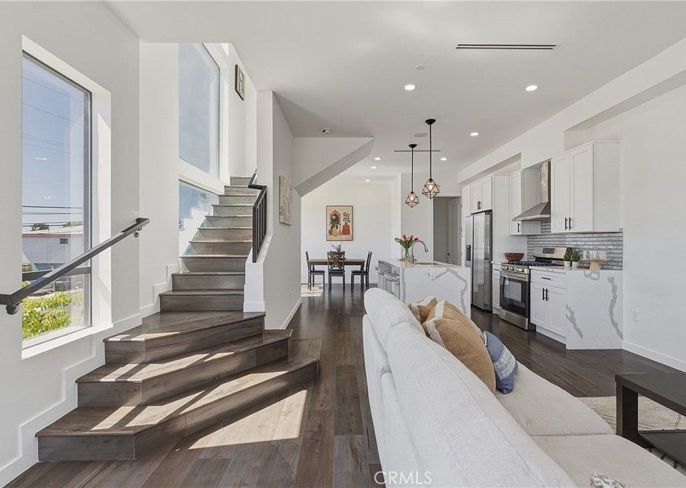1st image of 1301 Tamarind Ave