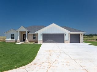 5529 Willow Way, Shawnee, OK 74804