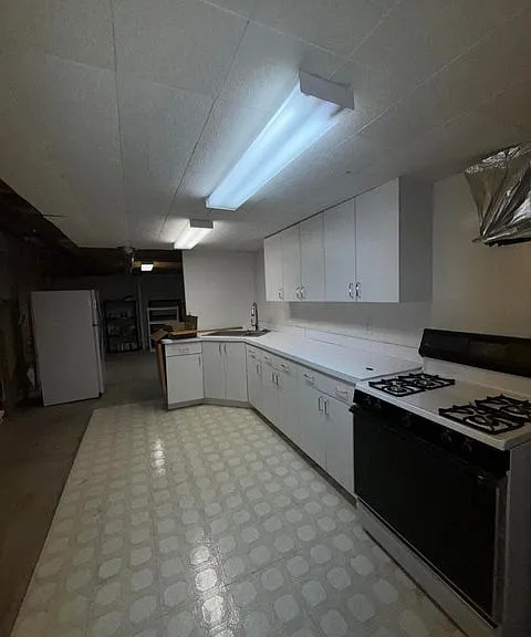741 Woods Ct — Photo 24
