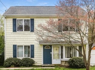 130 Crystal Lake Rd, Stamford, CT 06905