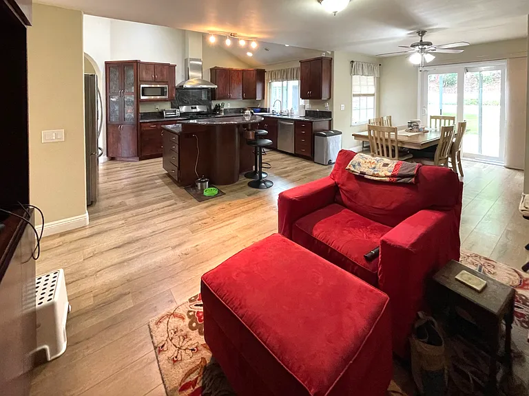 1029 Silver Stallion Dr — Photo 12