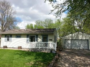 604 E 27th St S, Newton, IA 50208