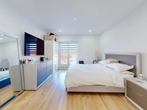 1940 Bergen Avenue image 16 of 42