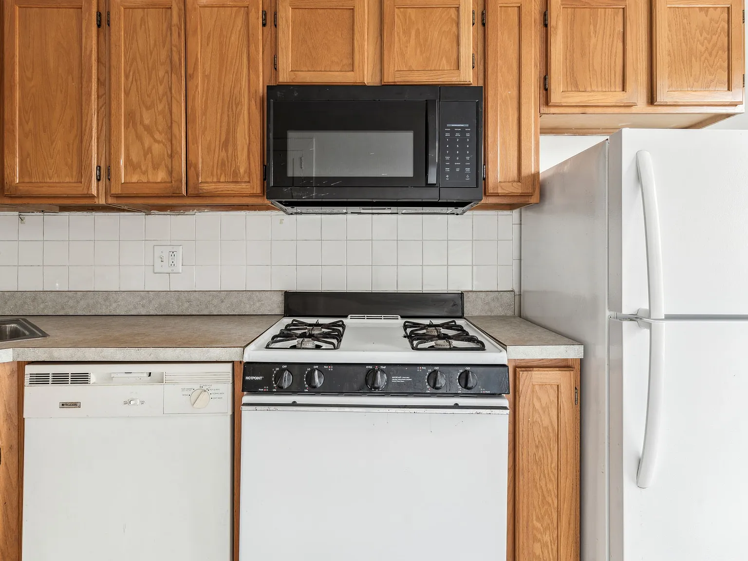 1 bed, $1,090 — Photo 3