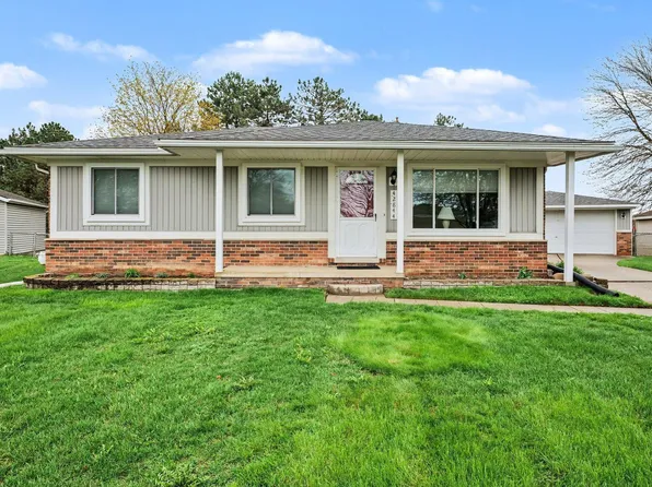 42844 Wrobel St, Clinton Township, MI 48038