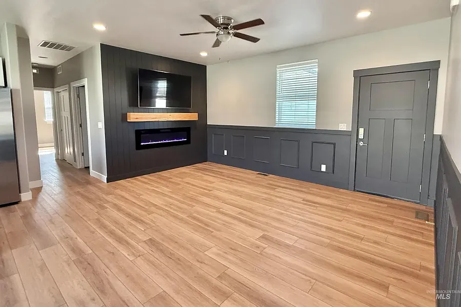 Building Photo - 849 Trout Creek Way