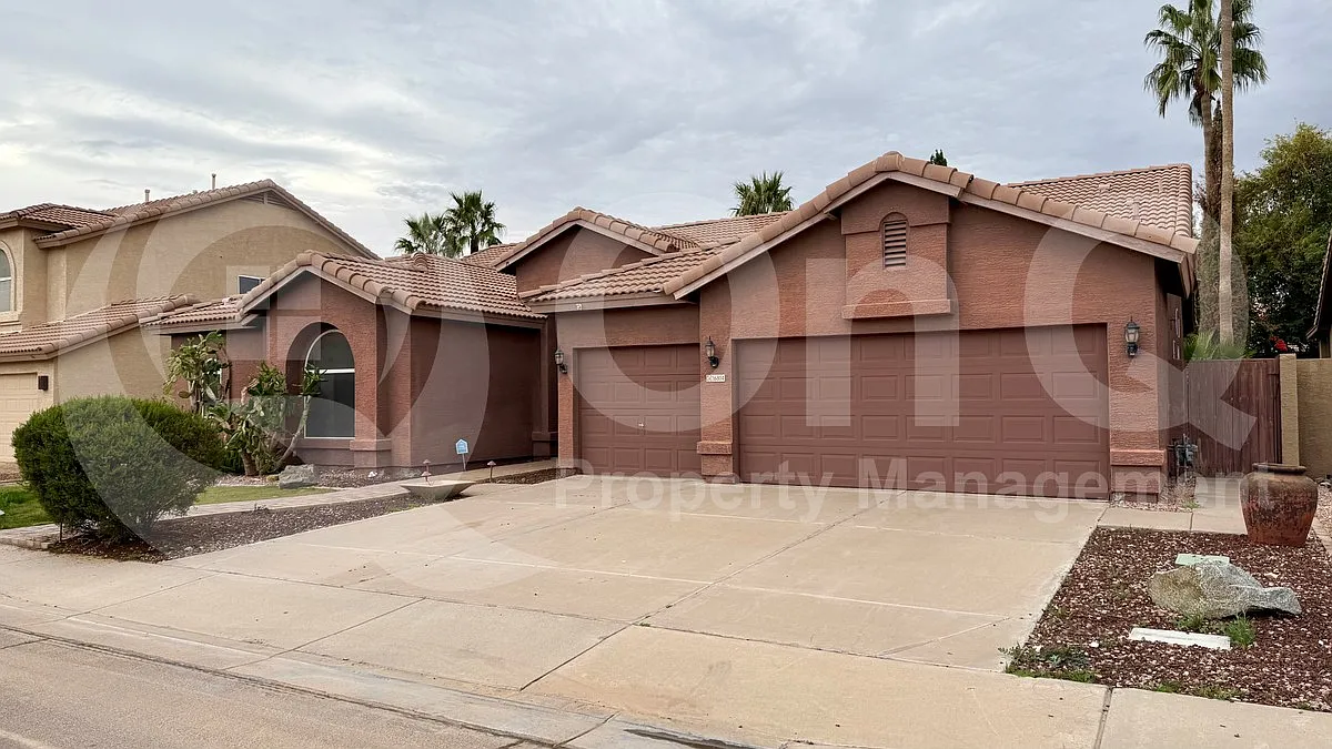 Building Photo - 16804 S 25th Pl
