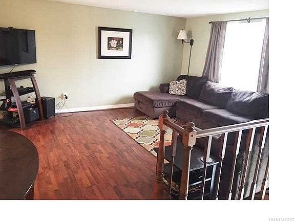 3rd image of 1417 Glidden Cir