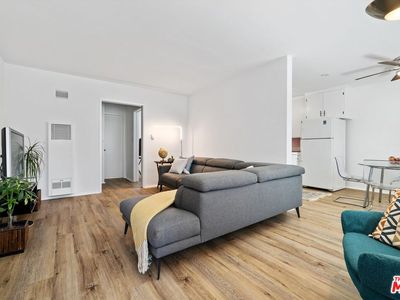 819 E 4th St APT 15, Long Beach, CA, 90802