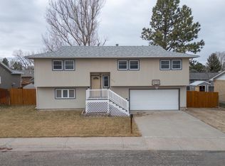 905 19th St, Wheatland, WY 82201