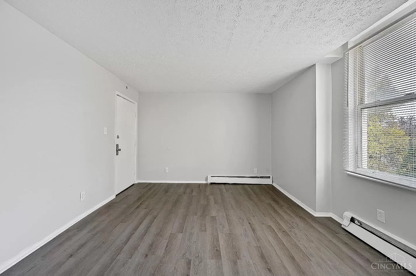 2 bed, 950 sqft, $995 — Photo 2